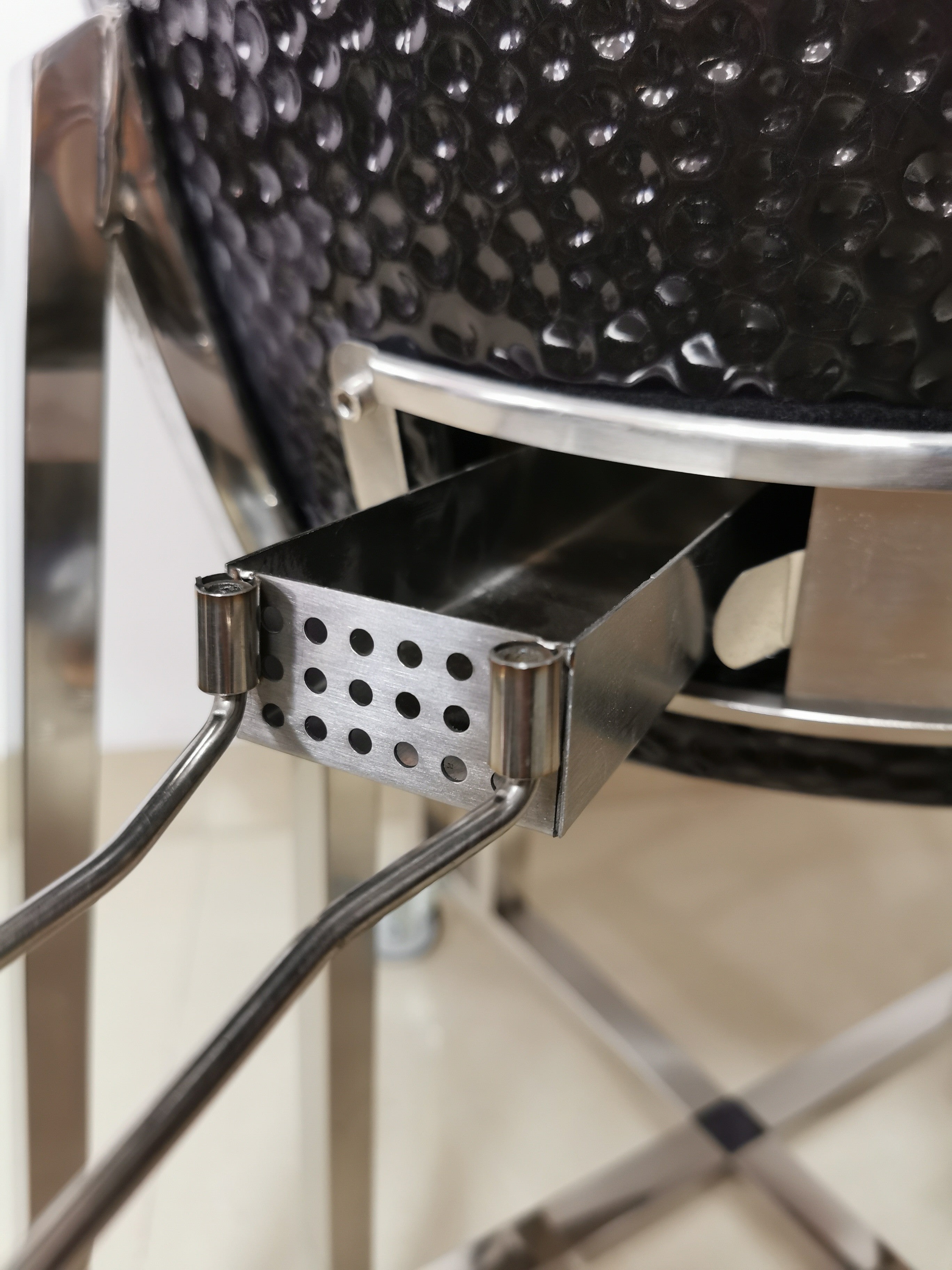 Master Grill 22" Premier Kamado Ceramic Smoker Set