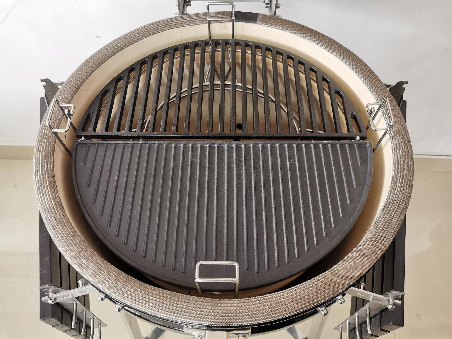 Master Grill 24" Premier Kamado Ceramic Smoker Set