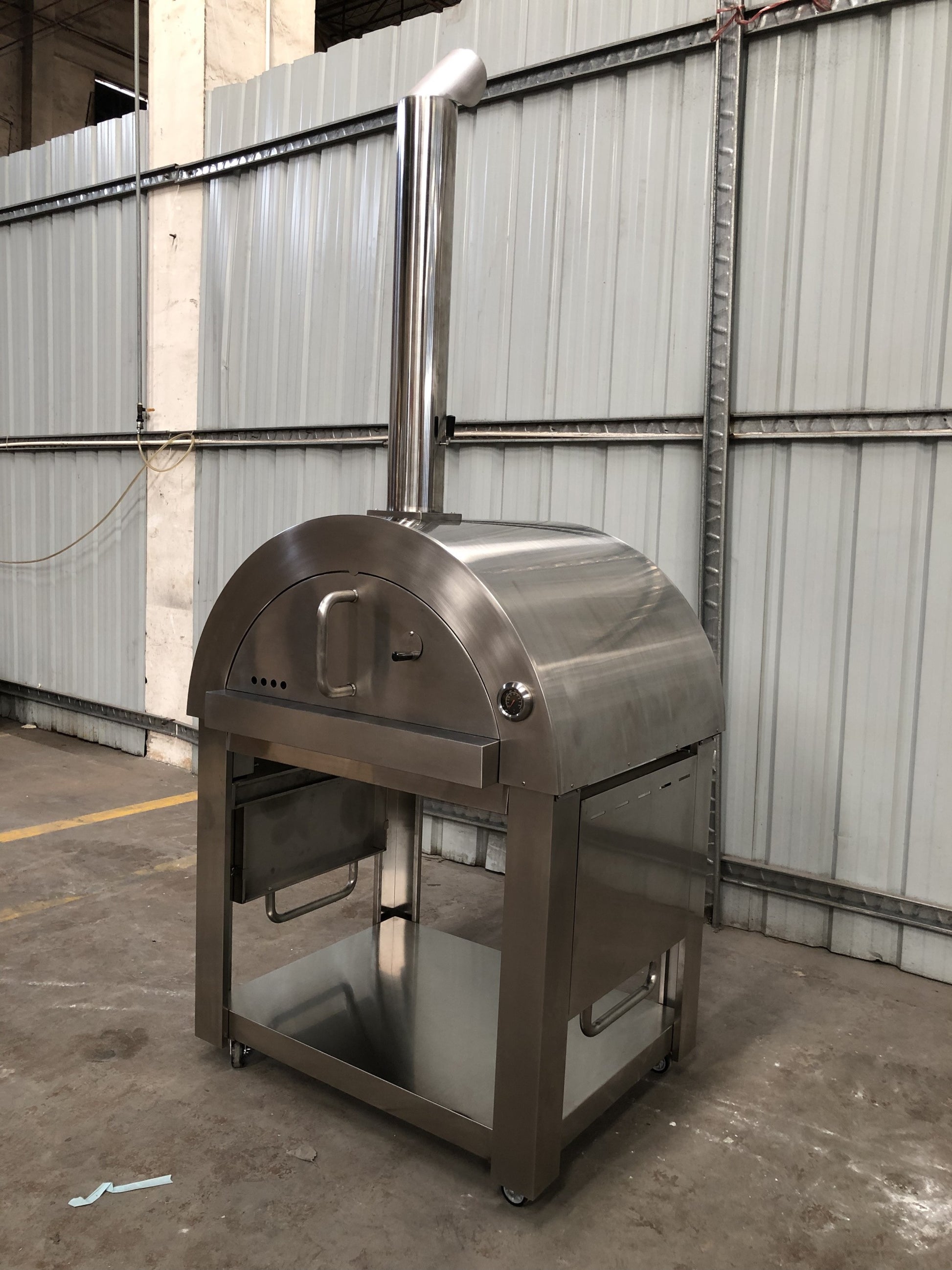 Woodfired Pizza Oven with foldable wings