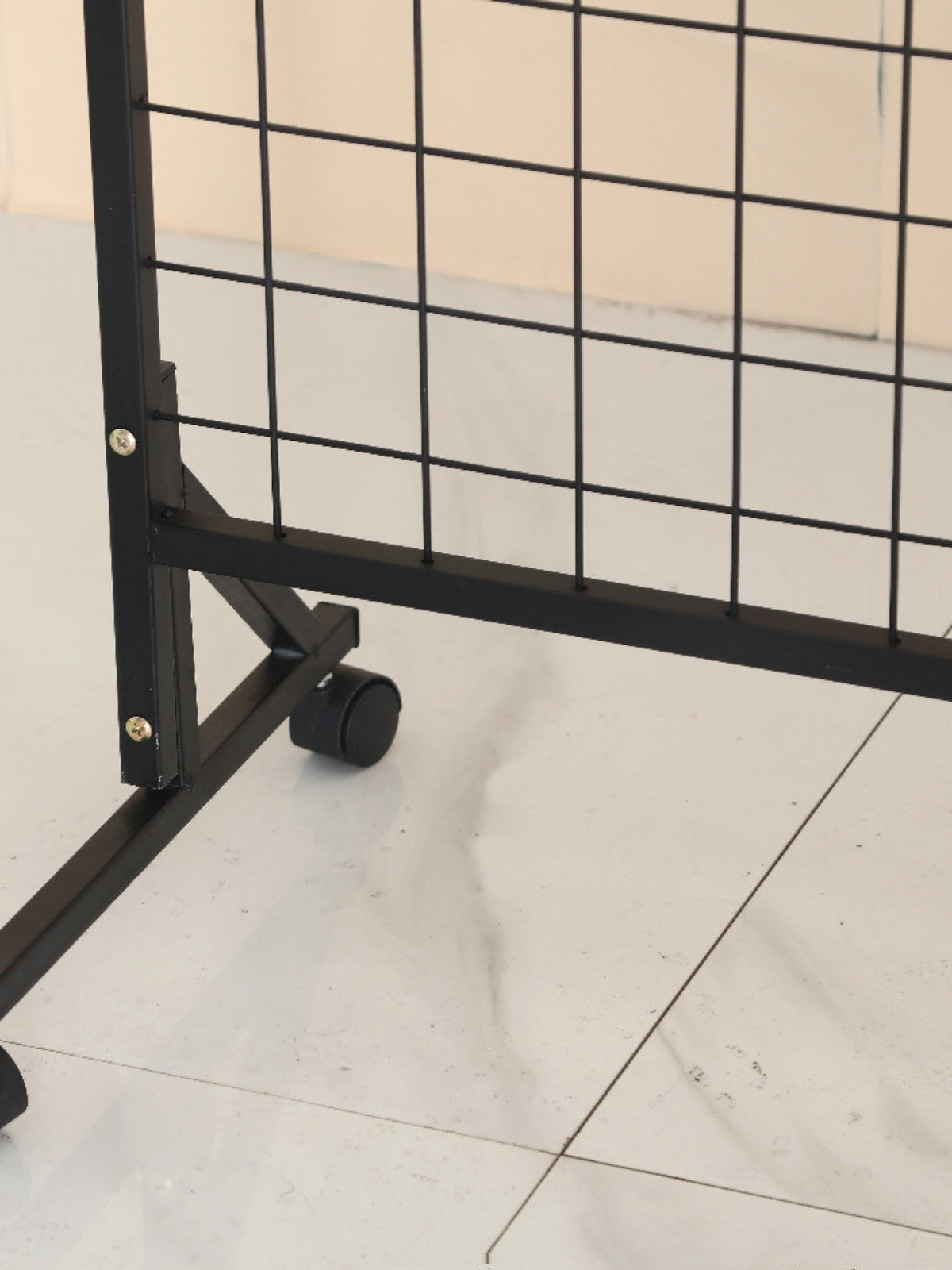 Grid Wall Panel with Wheel